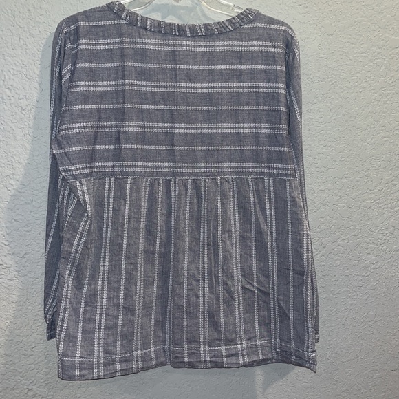 Size M Nurture ladies top. - Picture 2 of 6